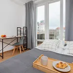 In Center With Two Desks, Balcony And Separate Kitchen By Renters * Гданьск