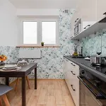 In Center With Two Desks, Balcony And Separate Kitchen By Renters Гданьск