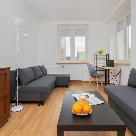 In Center With Two Desks, Balcony And Separate Kitchen By Renters *