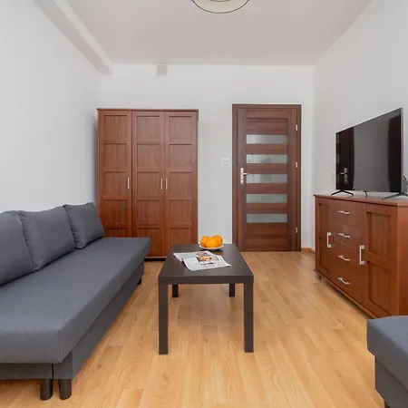 In Center With Two Desks, Balcony And Separate Kitchen By Renters